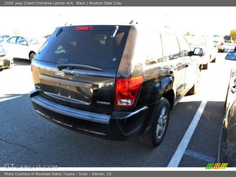 Black / Medium Slate Gray 2005 Jeep Grand Cherokee Laredo 4x4