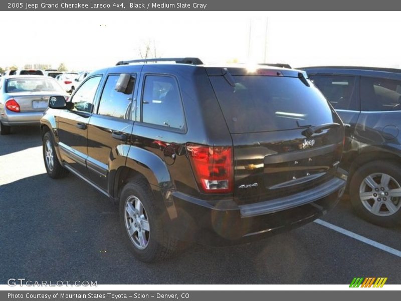 Black / Medium Slate Gray 2005 Jeep Grand Cherokee Laredo 4x4