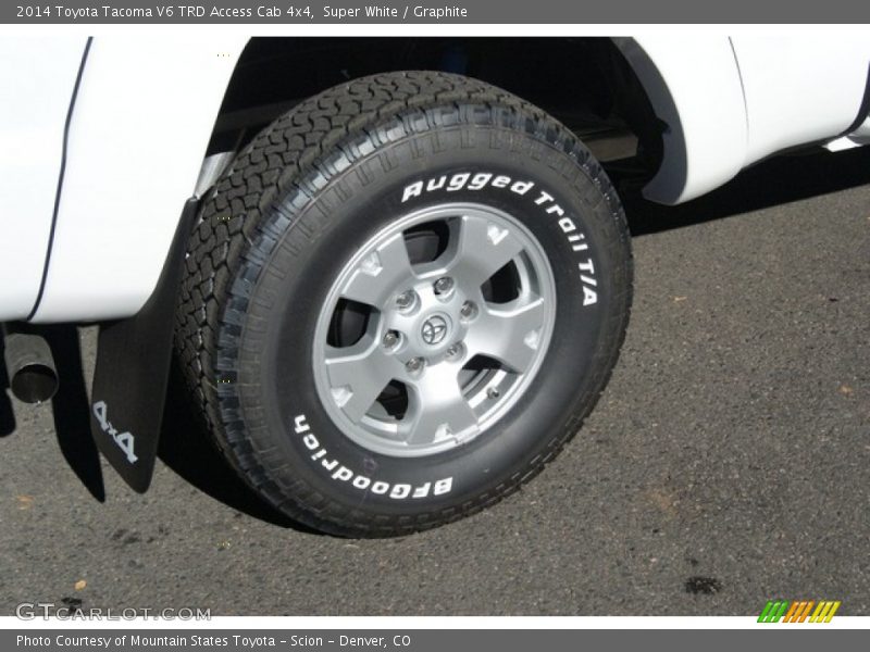Super White / Graphite 2014 Toyota Tacoma V6 TRD Access Cab 4x4