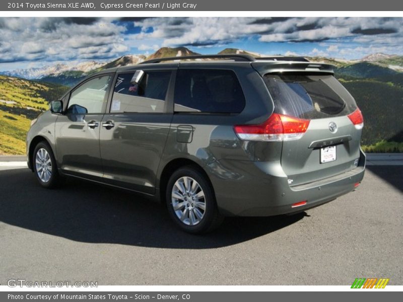 Cypress Green Pearl / Light Gray 2014 Toyota Sienna XLE AWD