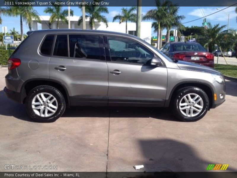 Alpine Gray Metallic / Clay Gray 2011 Volkswagen Tiguan S
