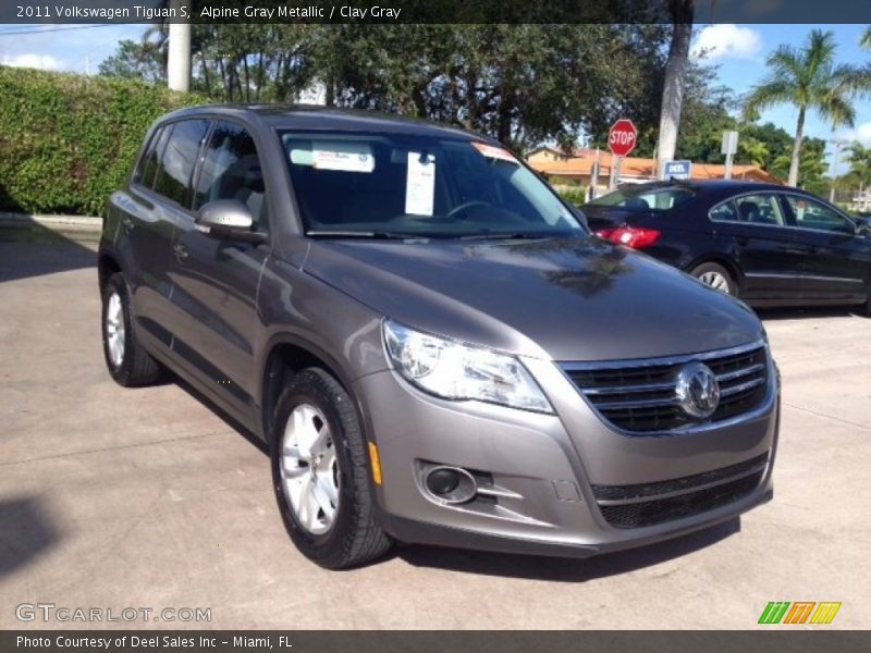 Alpine Gray Metallic / Clay Gray 2011 Volkswagen Tiguan S