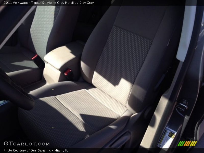 Alpine Gray Metallic / Clay Gray 2011 Volkswagen Tiguan S