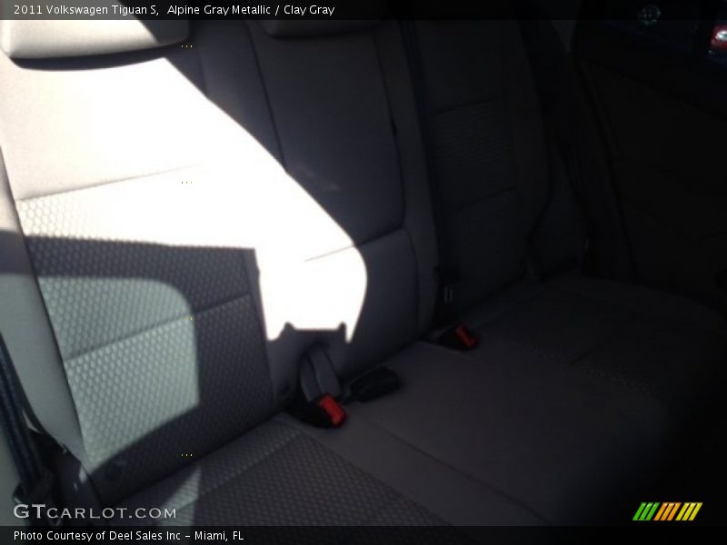 Alpine Gray Metallic / Clay Gray 2011 Volkswagen Tiguan S