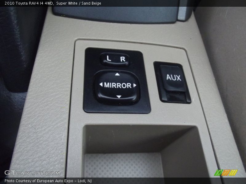 Super White / Sand Beige 2010 Toyota RAV4 I4 4WD