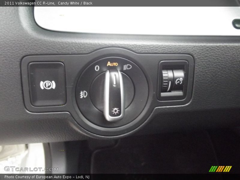 Candy White / Black 2011 Volkswagen CC R-Line
