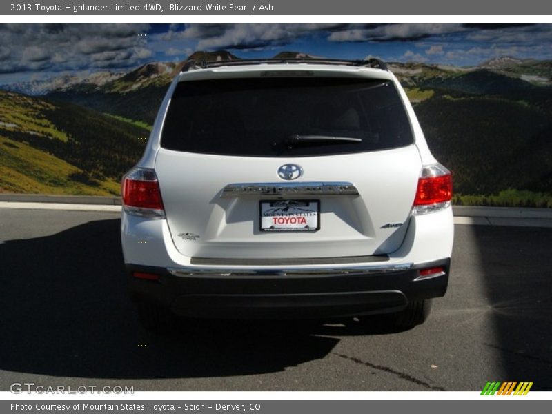 Blizzard White Pearl / Ash 2013 Toyota Highlander Limited 4WD
