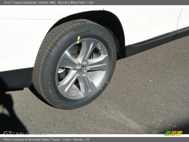 Blizzard White Pearl / Ash 2013 Toyota Highlander Limited 4WD