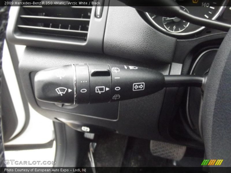 Arctic White / Black 2009 Mercedes-Benz R 350 4Matic