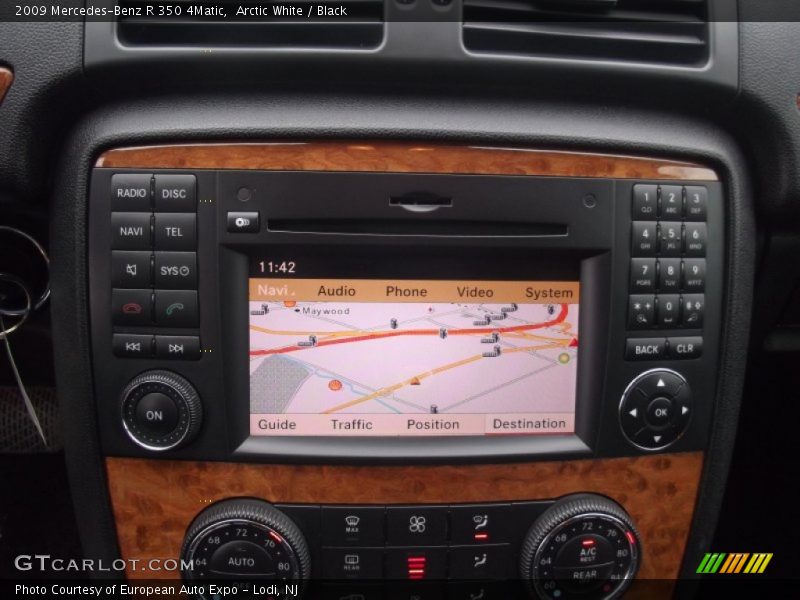 Arctic White / Black 2009 Mercedes-Benz R 350 4Matic