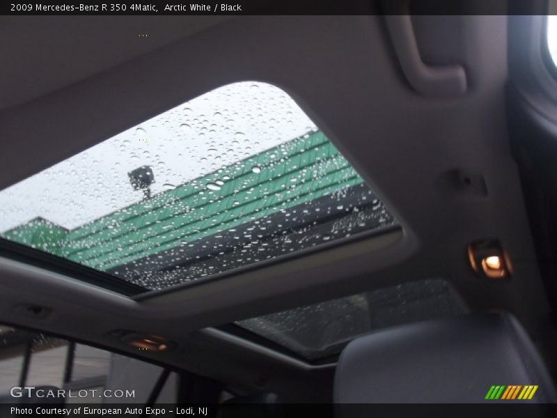 Arctic White / Black 2009 Mercedes-Benz R 350 4Matic