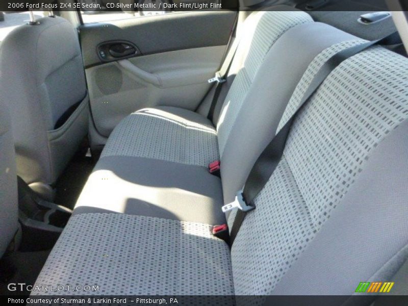 CD Silver Metallic / Dark Flint/Light Flint 2006 Ford Focus ZX4 SE Sedan