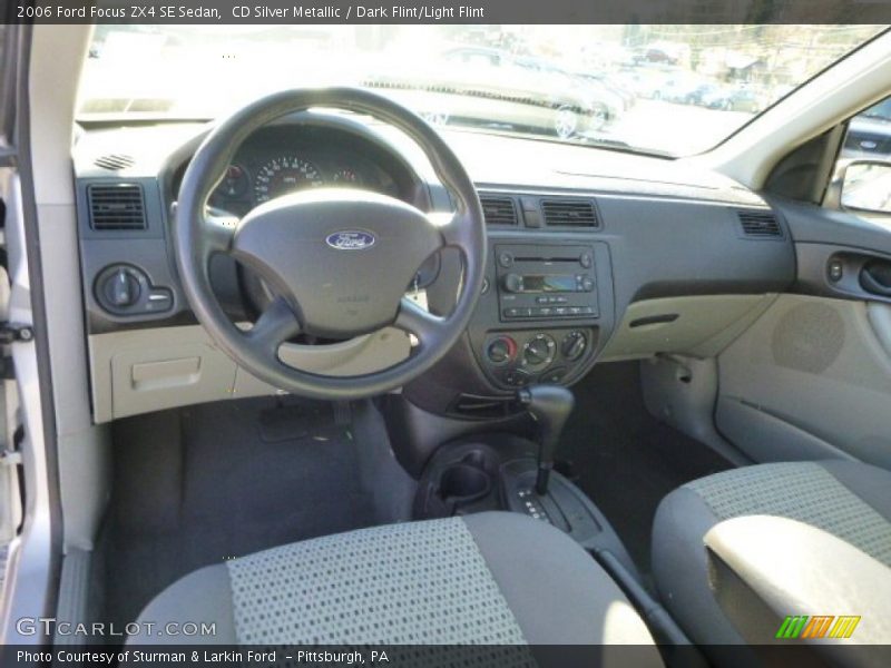 CD Silver Metallic / Dark Flint/Light Flint 2006 Ford Focus ZX4 SE Sedan