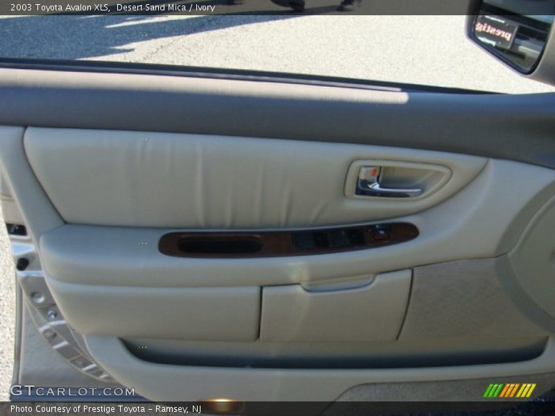 Desert Sand Mica / Ivory 2003 Toyota Avalon XLS