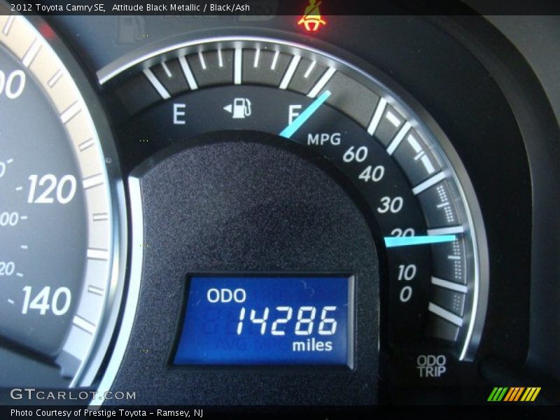 Attitude Black Metallic / Black/Ash 2012 Toyota Camry SE