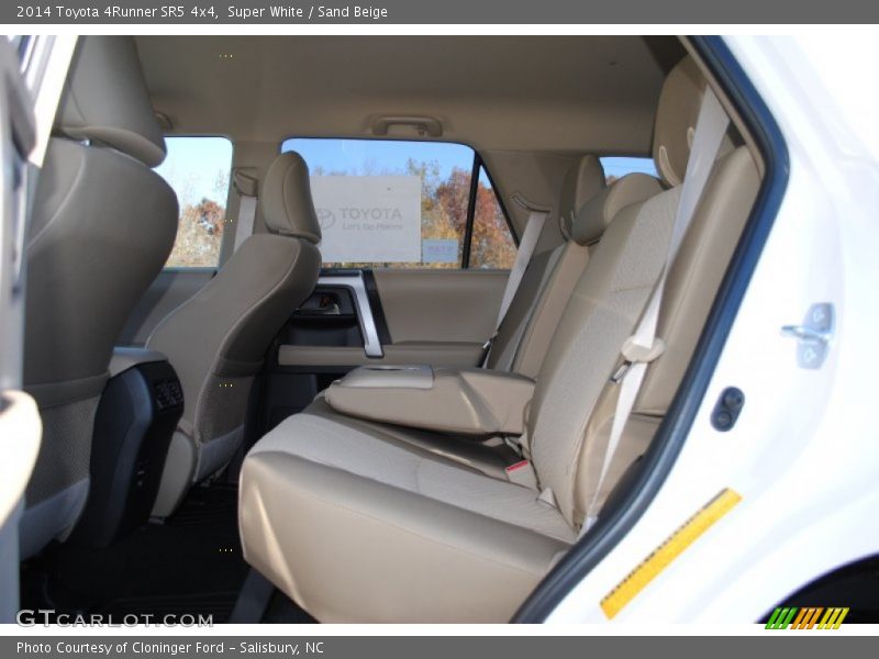 Super White / Sand Beige 2014 Toyota 4Runner SR5 4x4