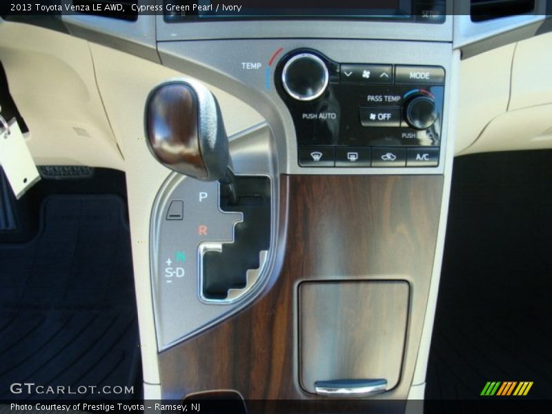 Cypress Green Pearl / Ivory 2013 Toyota Venza LE AWD