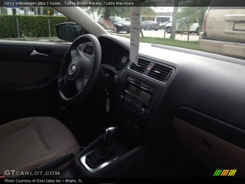 Toffee Brown Metallic / Latte Macchiato 2011 Volkswagen Jetta S Sedan