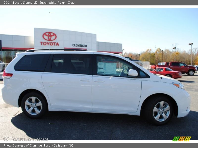 Super White / Light Gray 2014 Toyota Sienna LE