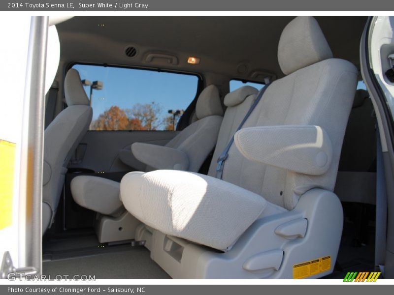 Super White / Light Gray 2014 Toyota Sienna LE