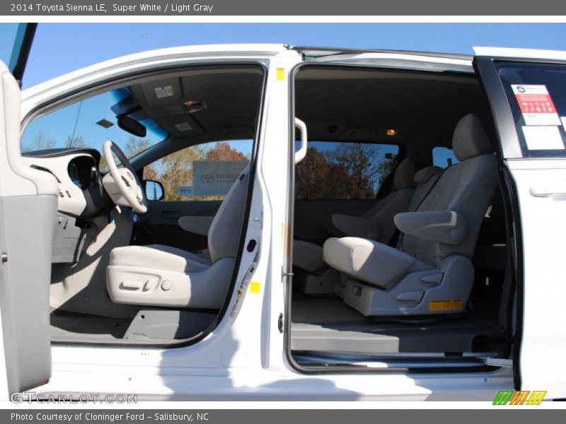Super White / Light Gray 2014 Toyota Sienna LE