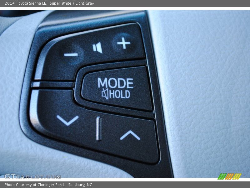 Super White / Light Gray 2014 Toyota Sienna LE