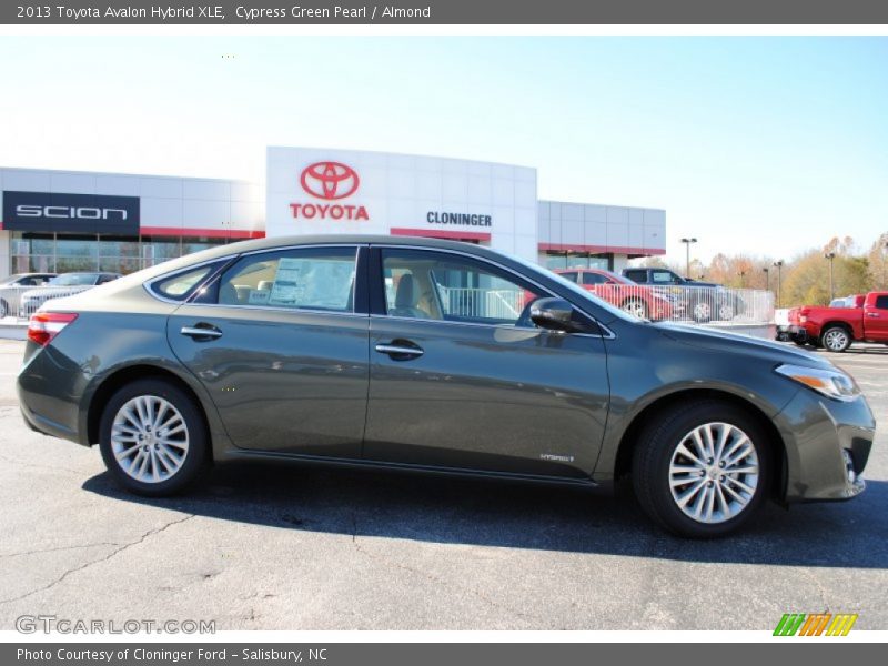 Cypress Green Pearl / Almond 2013 Toyota Avalon Hybrid XLE