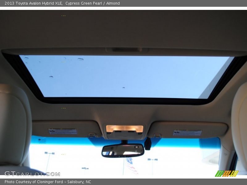 Cypress Green Pearl / Almond 2013 Toyota Avalon Hybrid XLE