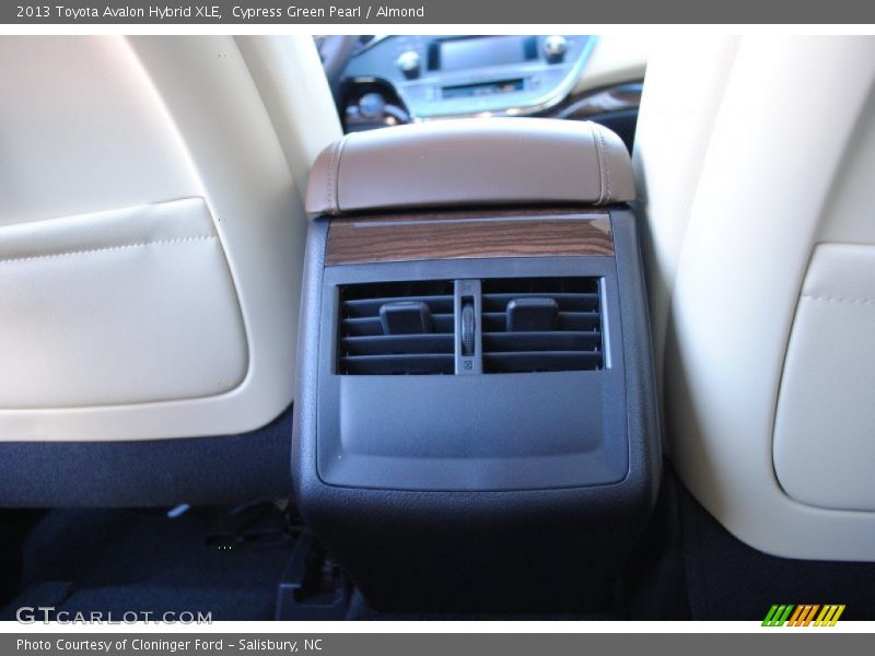 Cypress Green Pearl / Almond 2013 Toyota Avalon Hybrid XLE