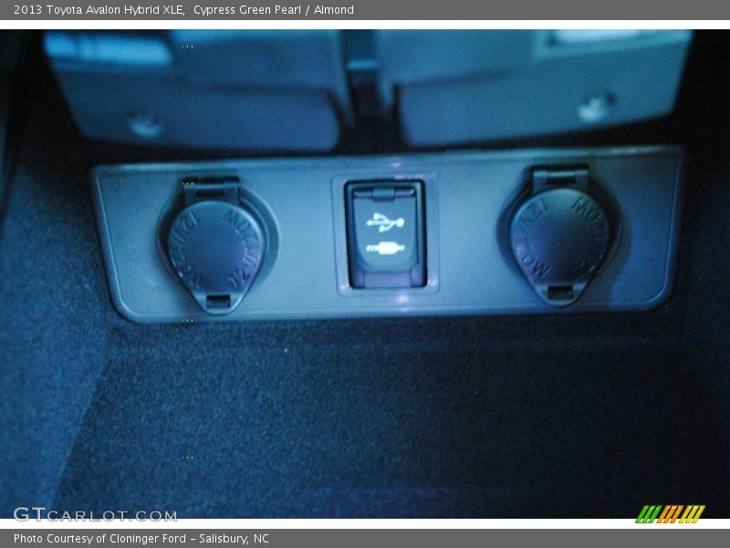 Cypress Green Pearl / Almond 2013 Toyota Avalon Hybrid XLE