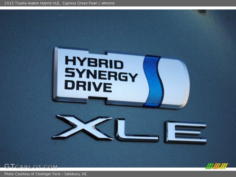 Cypress Green Pearl / Almond 2013 Toyota Avalon Hybrid XLE