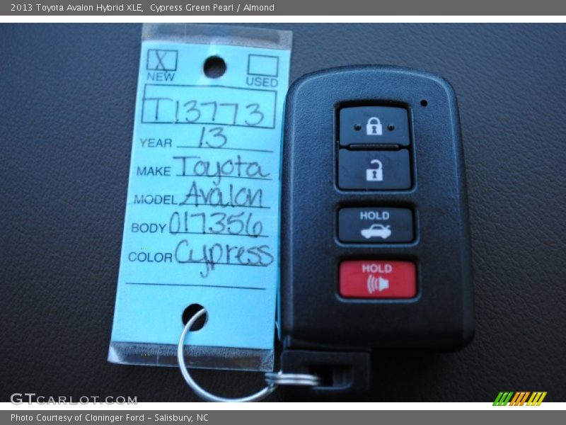Cypress Green Pearl / Almond 2013 Toyota Avalon Hybrid XLE