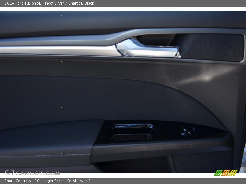 Ingot Silver / Charcoal Black 2014 Ford Fusion SE