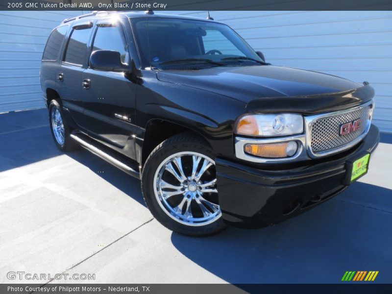 Onyx Black / Stone Gray 2005 GMC Yukon Denali AWD