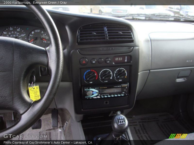 Evergreen Green / Gray 2000 Kia Sportage