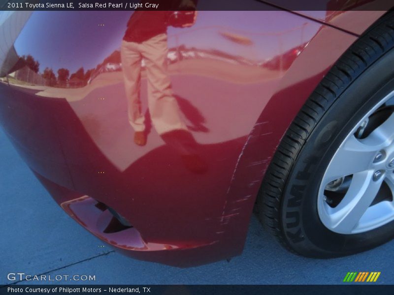 Salsa Red Pearl / Light Gray 2011 Toyota Sienna LE