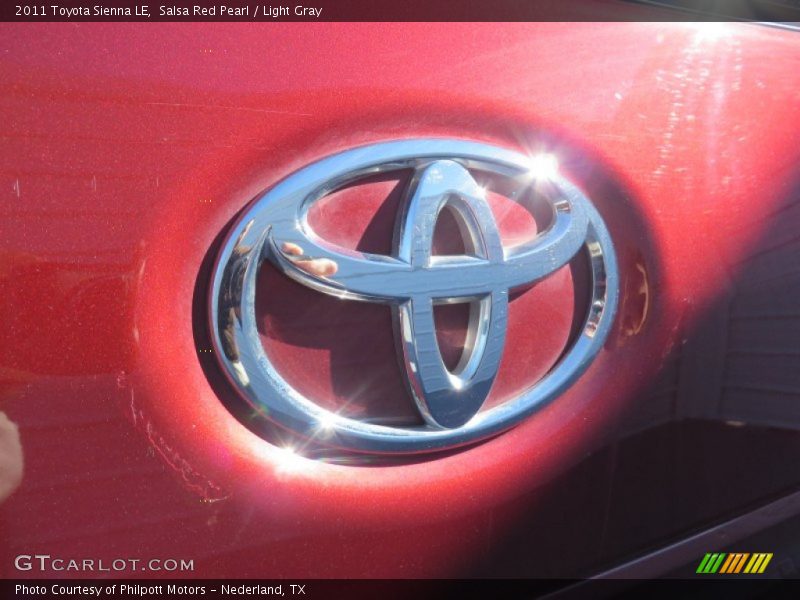 Salsa Red Pearl / Light Gray 2011 Toyota Sienna LE