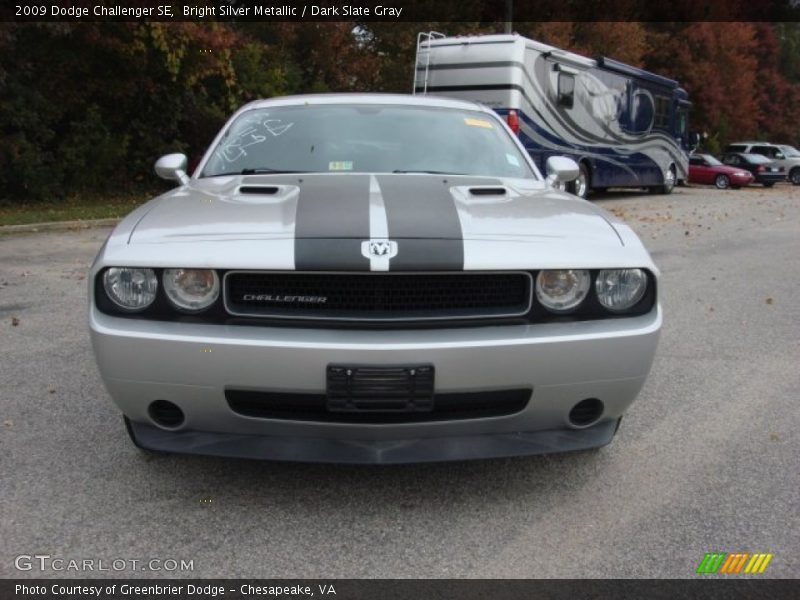 Bright Silver Metallic / Dark Slate Gray 2009 Dodge Challenger SE