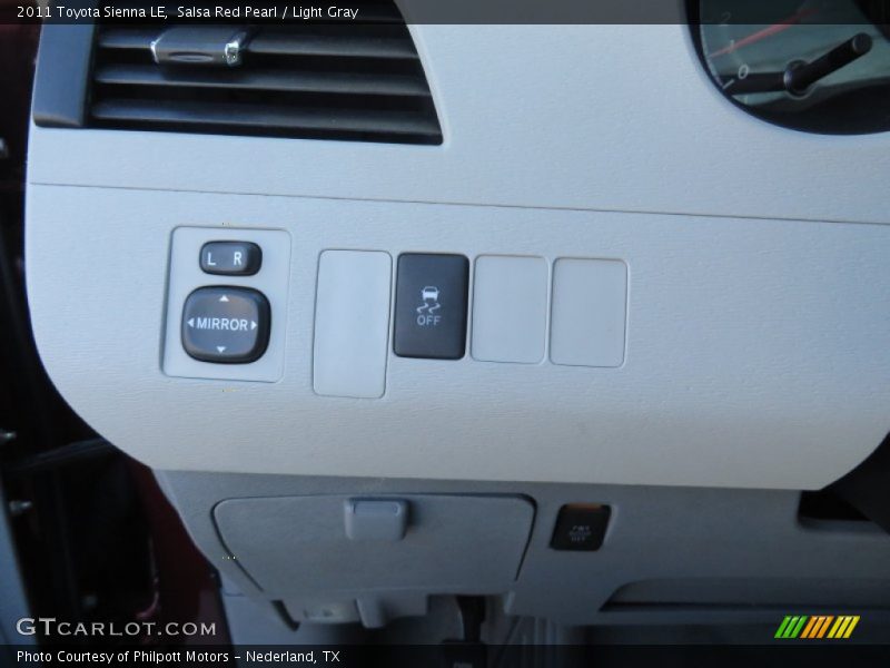 Salsa Red Pearl / Light Gray 2011 Toyota Sienna LE