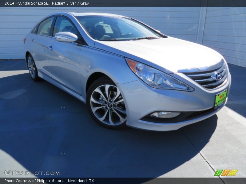 Radiant Silver / Gray 2014 Hyundai Sonata SE