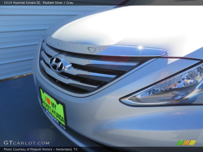 Radiant Silver / Gray 2014 Hyundai Sonata SE