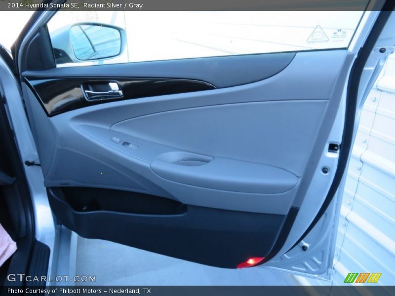 Radiant Silver / Gray 2014 Hyundai Sonata SE