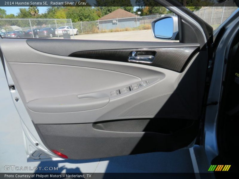 Radiant Silver / Gray 2014 Hyundai Sonata SE