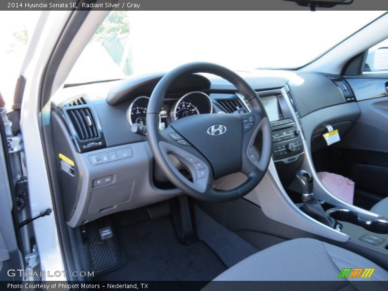 Radiant Silver / Gray 2014 Hyundai Sonata SE