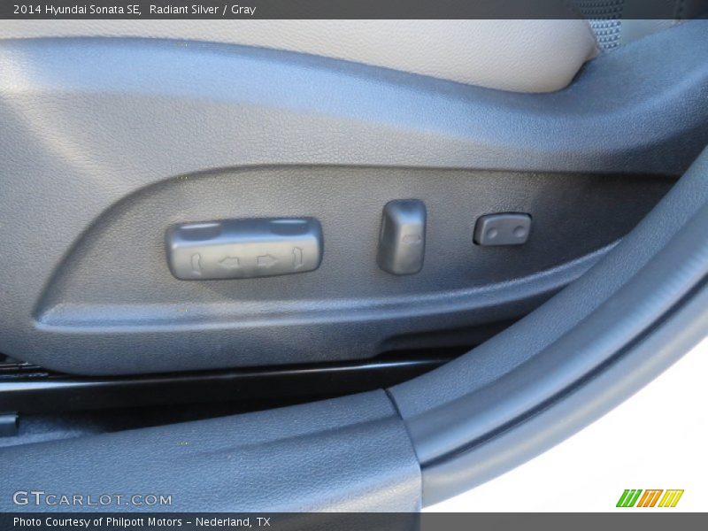 Radiant Silver / Gray 2014 Hyundai Sonata SE
