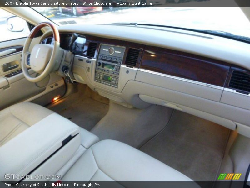 White Chocolate Tri-Coat / Light Camel 2007 Lincoln Town Car Signature Limited