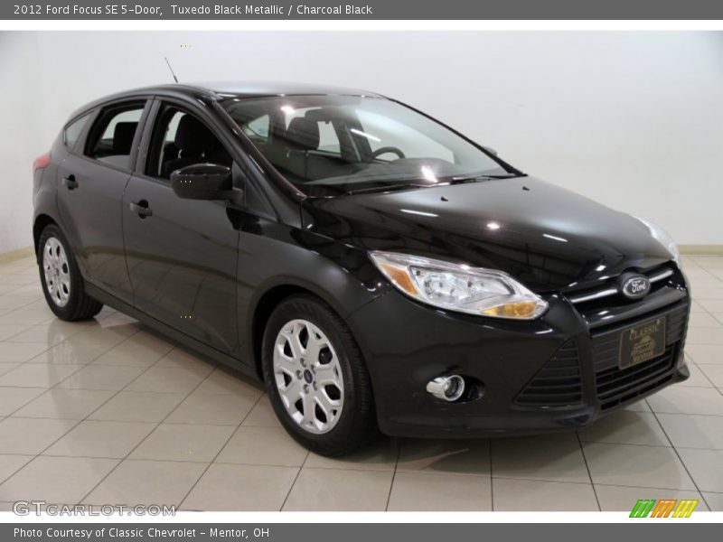 Tuxedo Black Metallic / Charcoal Black 2012 Ford Focus SE 5-Door