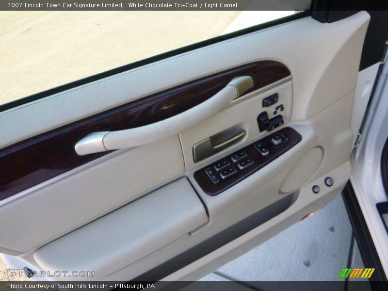 White Chocolate Tri-Coat / Light Camel 2007 Lincoln Town Car Signature Limited