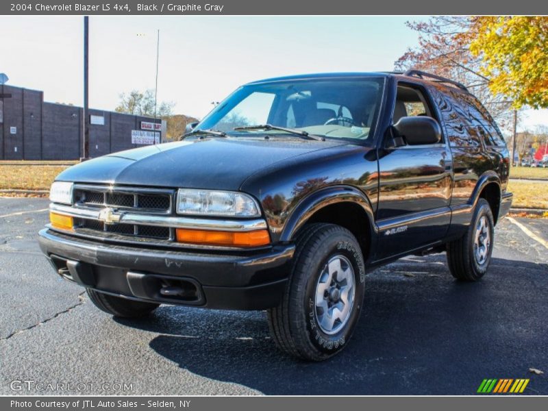 Black / Graphite Gray 2004 Chevrolet Blazer LS 4x4