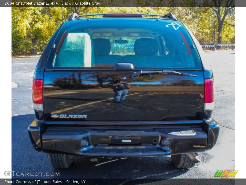 Black / Graphite Gray 2004 Chevrolet Blazer LS 4x4